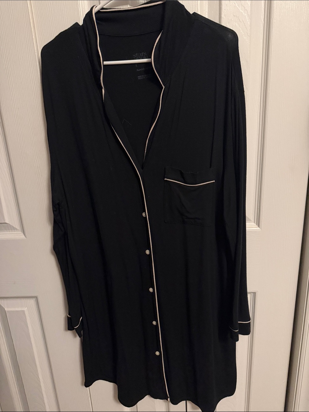 stars above Black Long-Sleeve Button-Front Sleep Shirt with Cream Piping